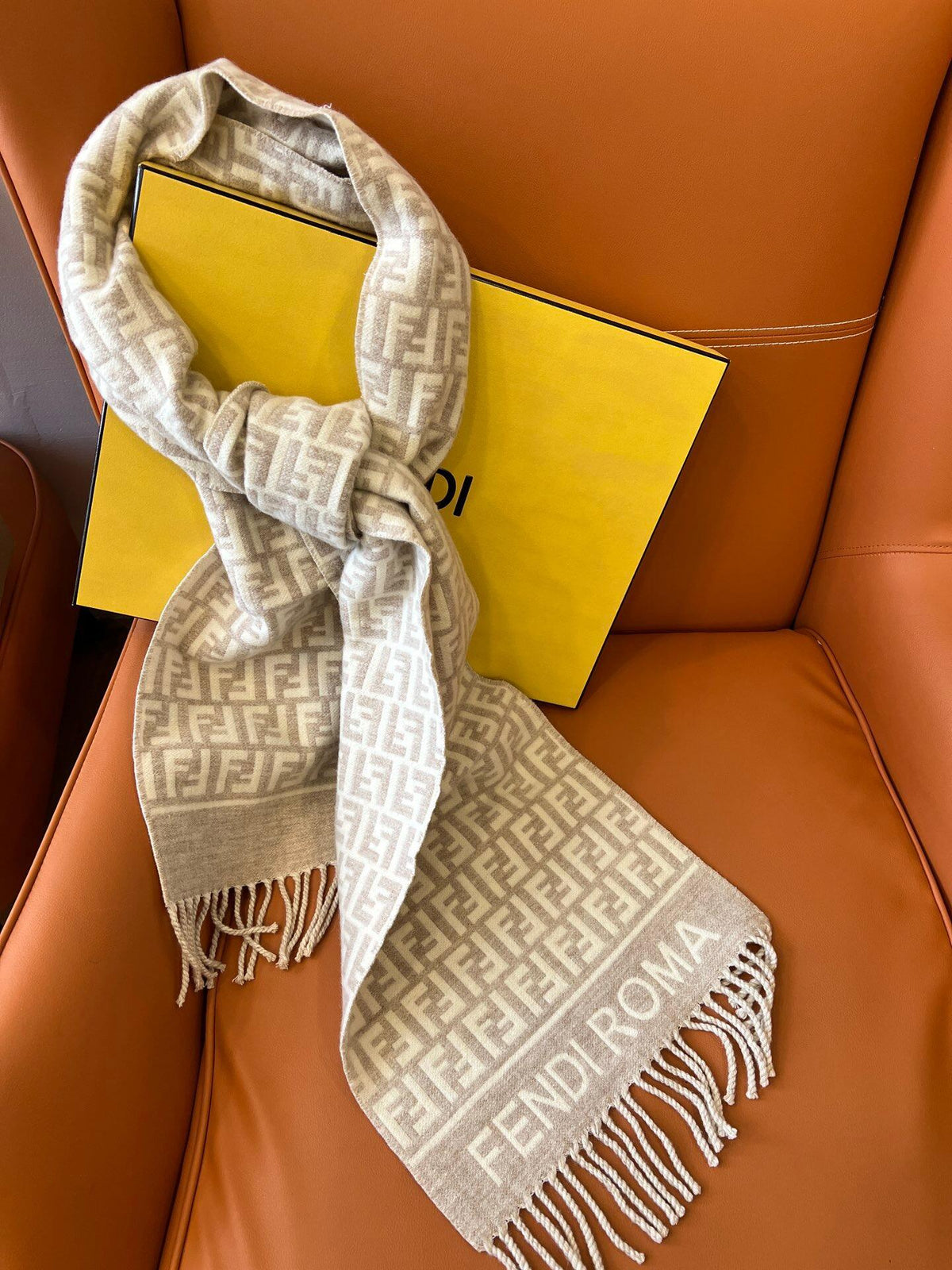 Light-tone geometric-textured knitted scarf, fringed-edge thermal shawl