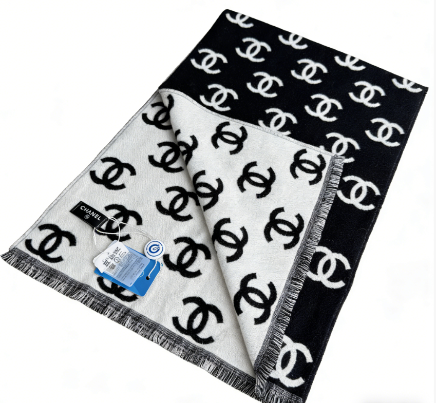 Black and white double-sided double-ring textured knitted shawl