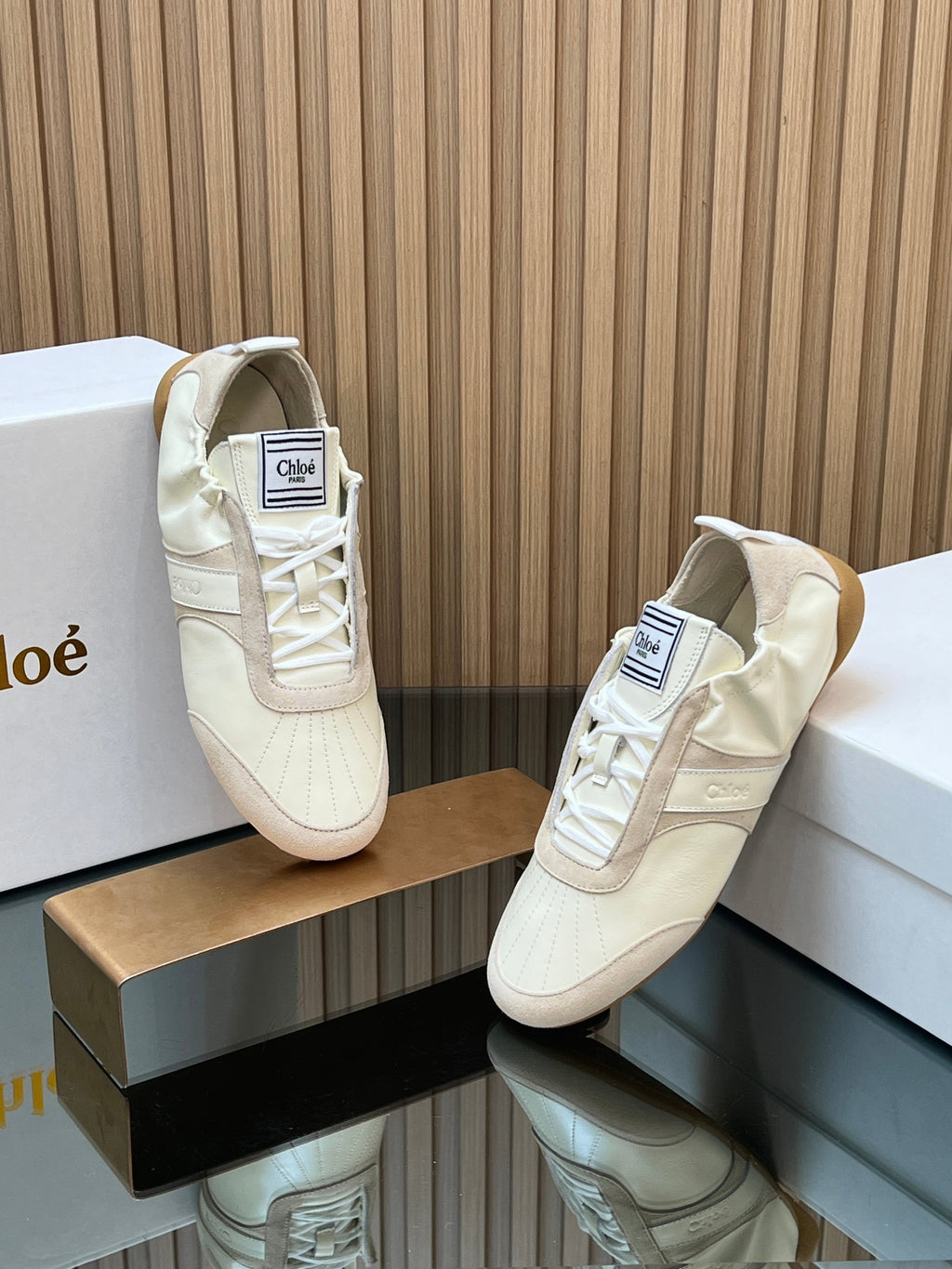 H-Sneakers