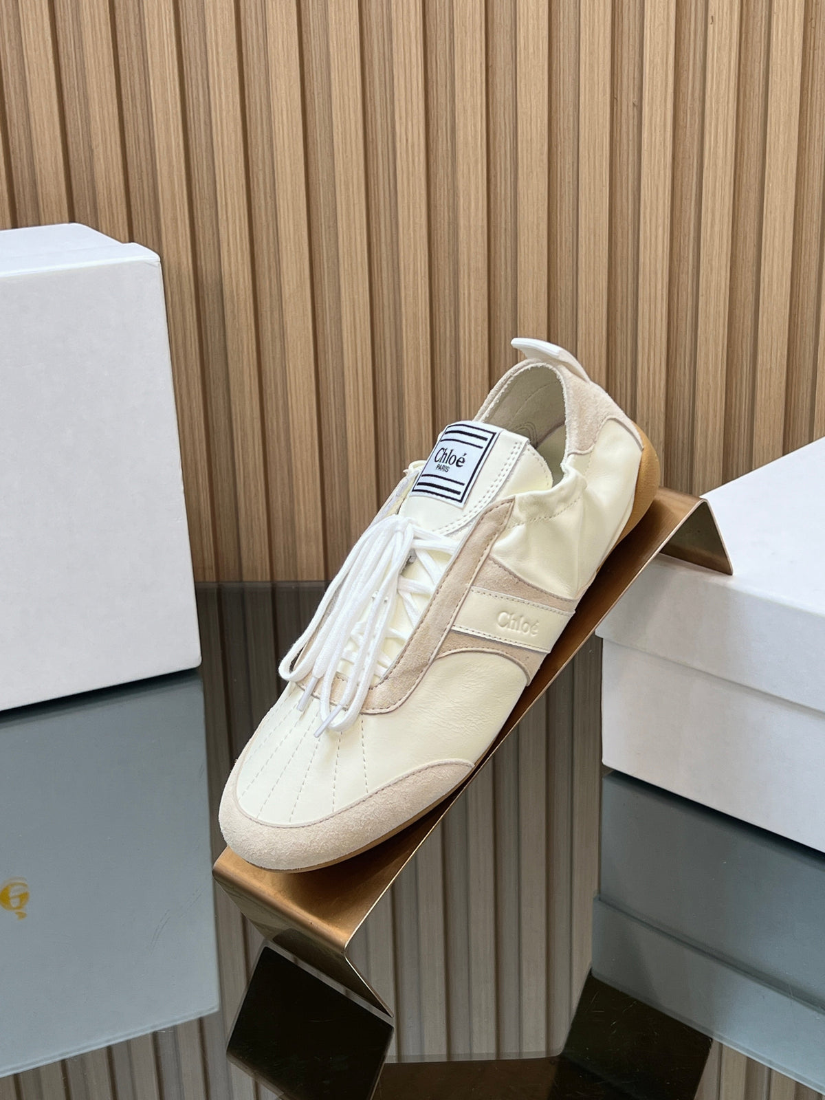 H-Sneakers