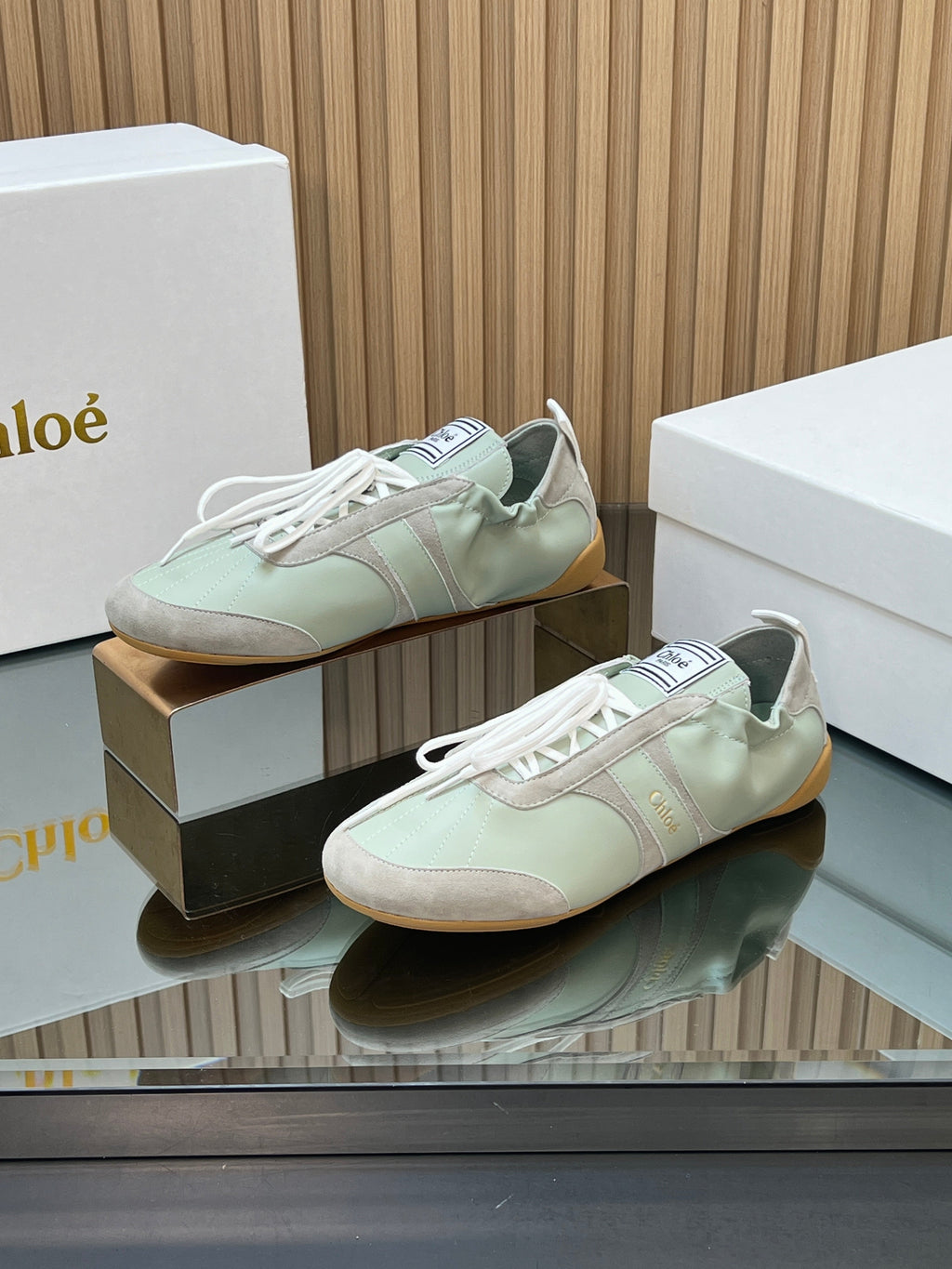 H-Sneakers