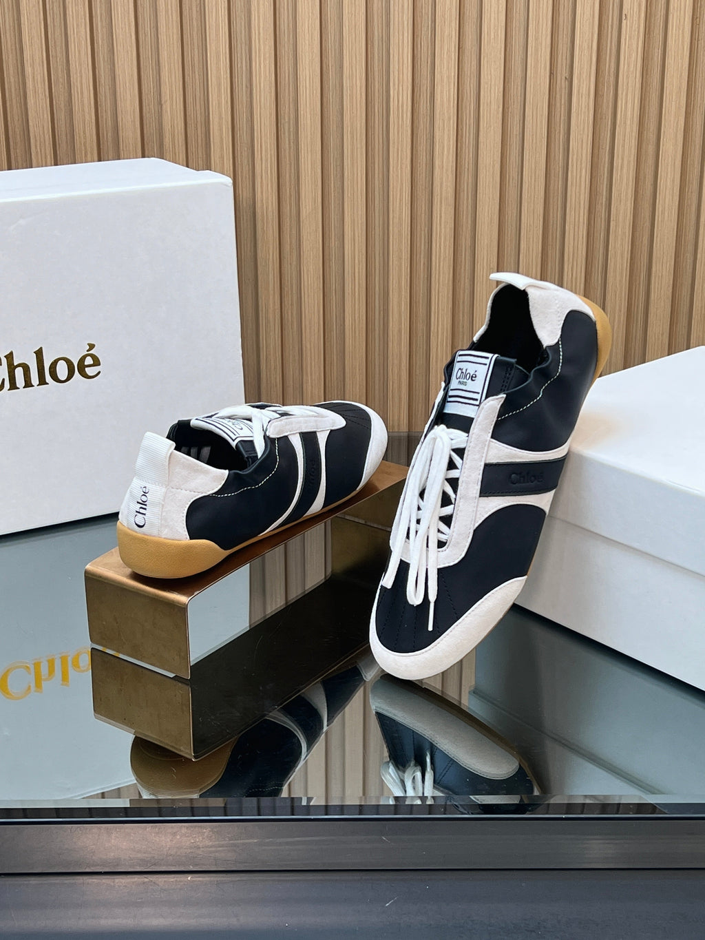 H-Sneakers