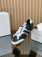 H-Sneakers
