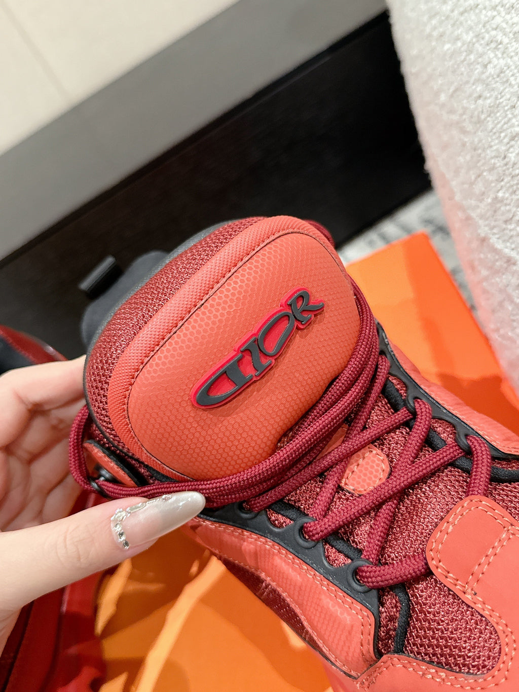 D-Sneakers