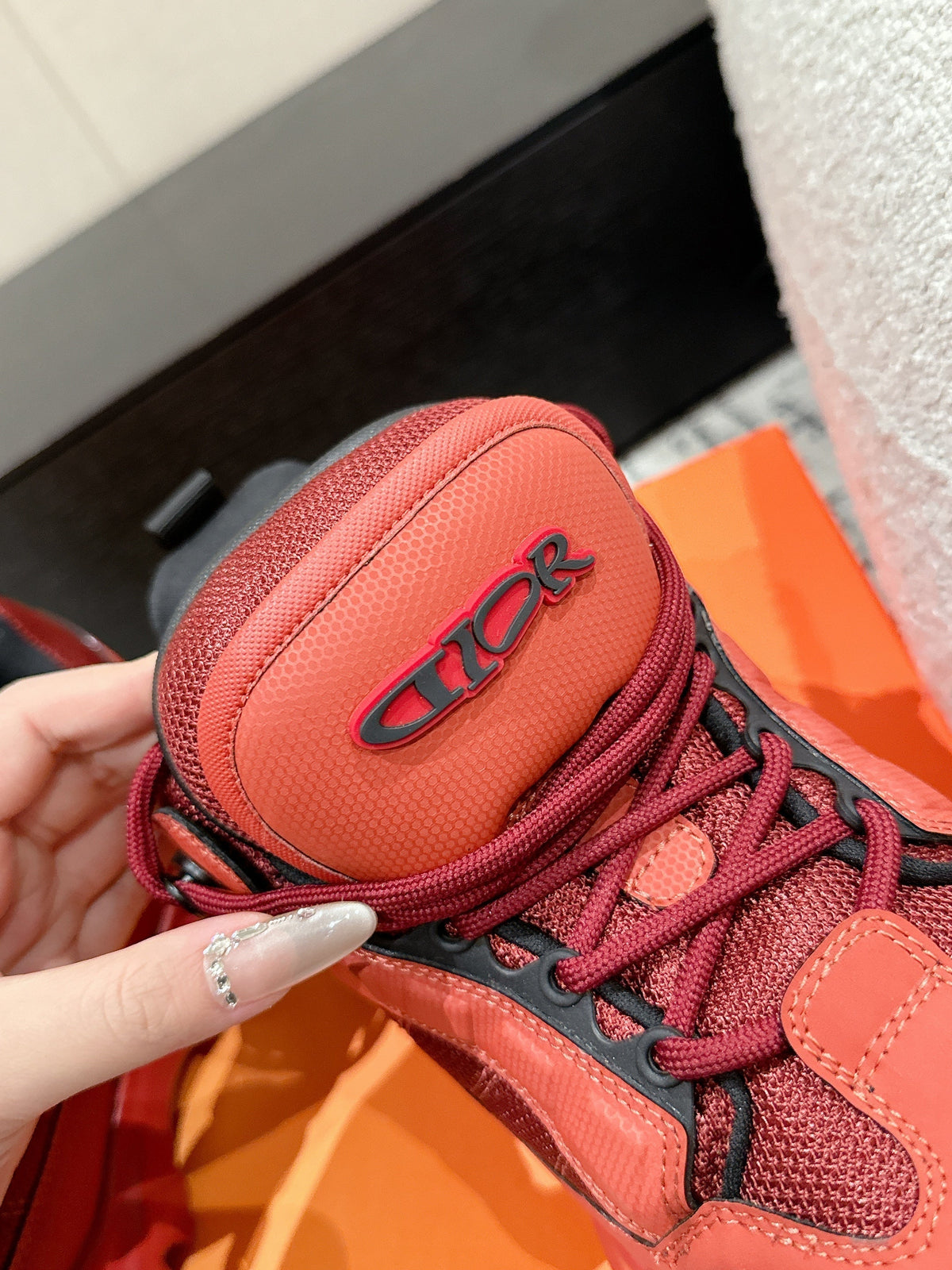 D-Sneakers