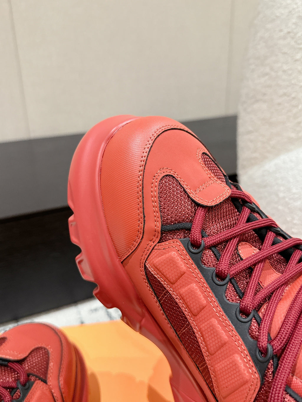 D-Sneakers