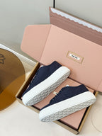 M-Sneakers