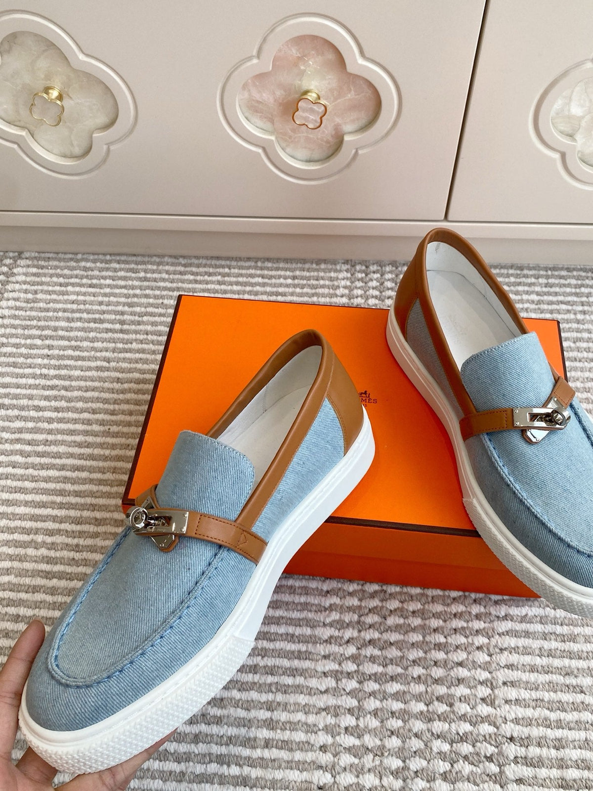 A-Sneakers