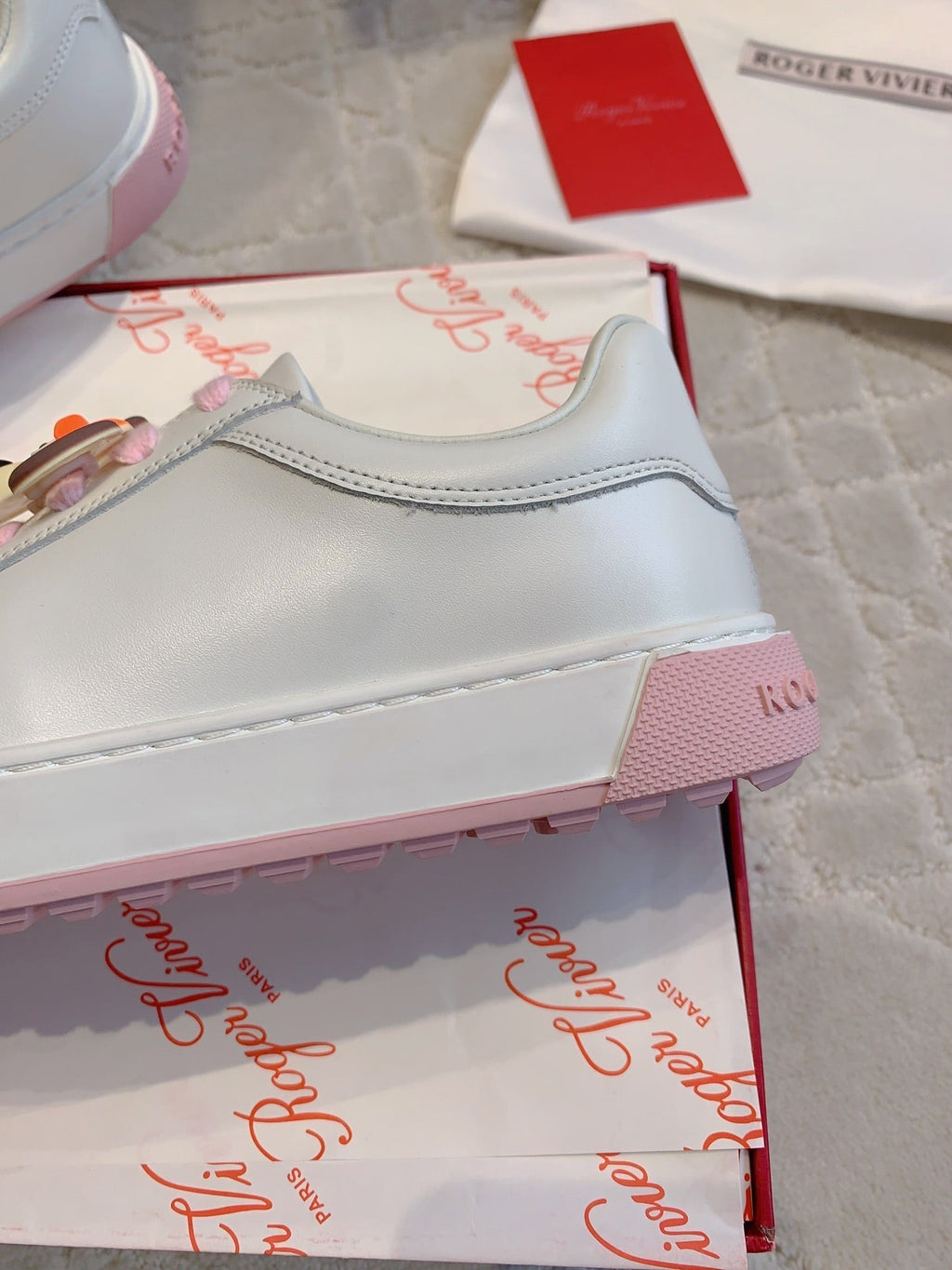 R-Sneakers