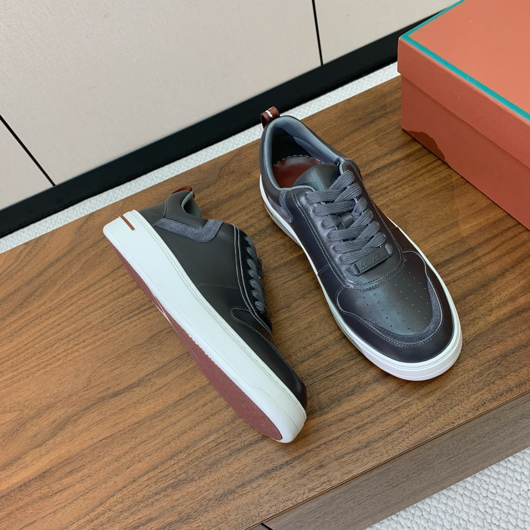L-Sneakers