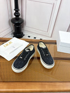 D-Sneakers
