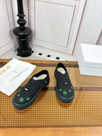 D-Sneakers