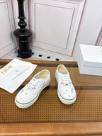 D-Sneakers