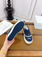 D-Sneakers