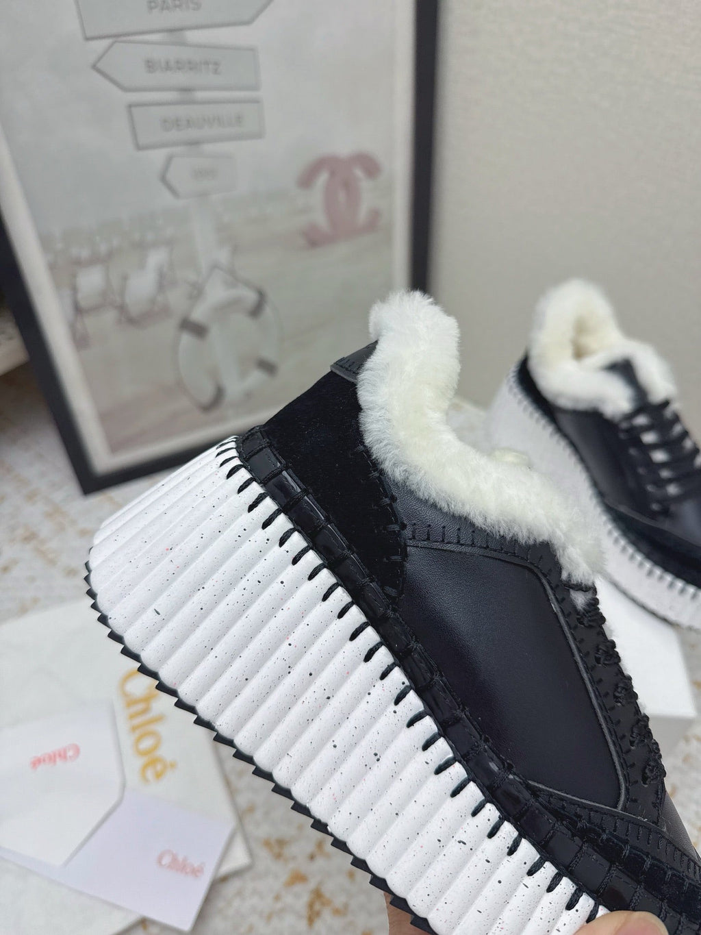 H-Sneakers