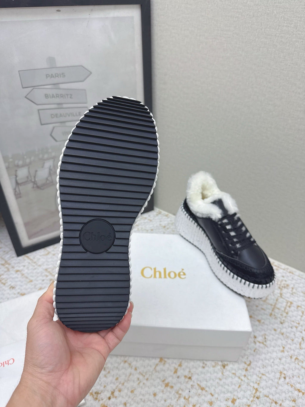 H-Sneakers