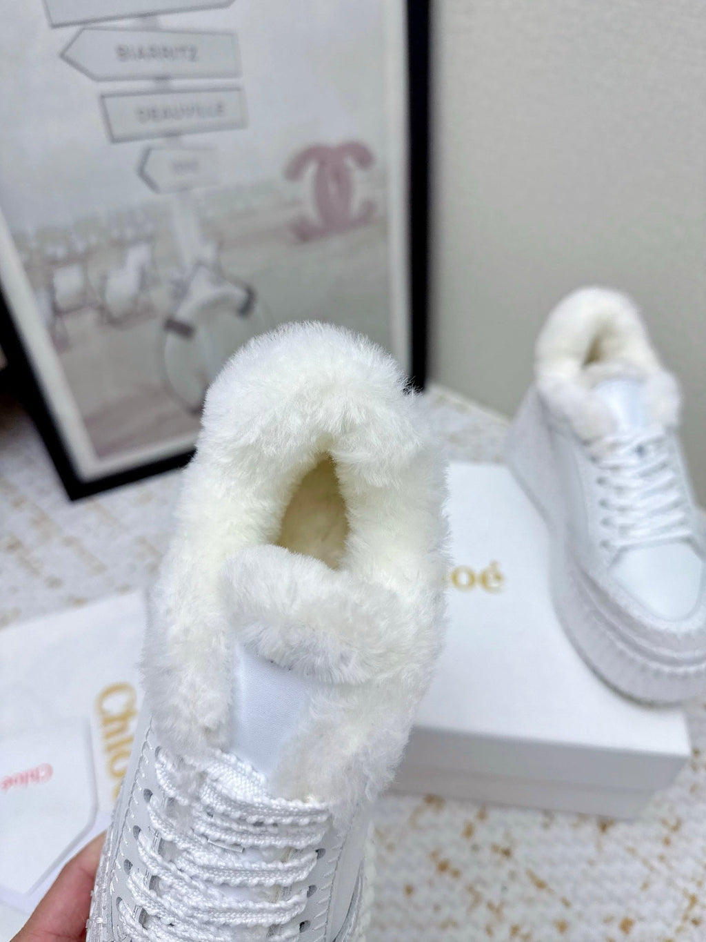 H-Sneakers