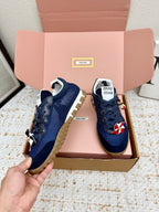 M-Sneakers