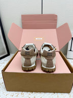 M-Sneakers