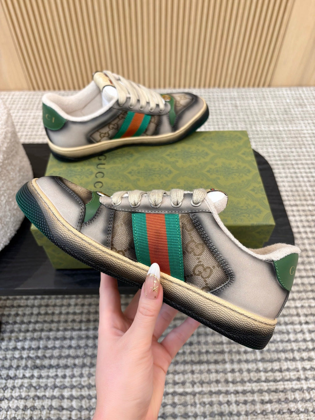 G-Sneakers