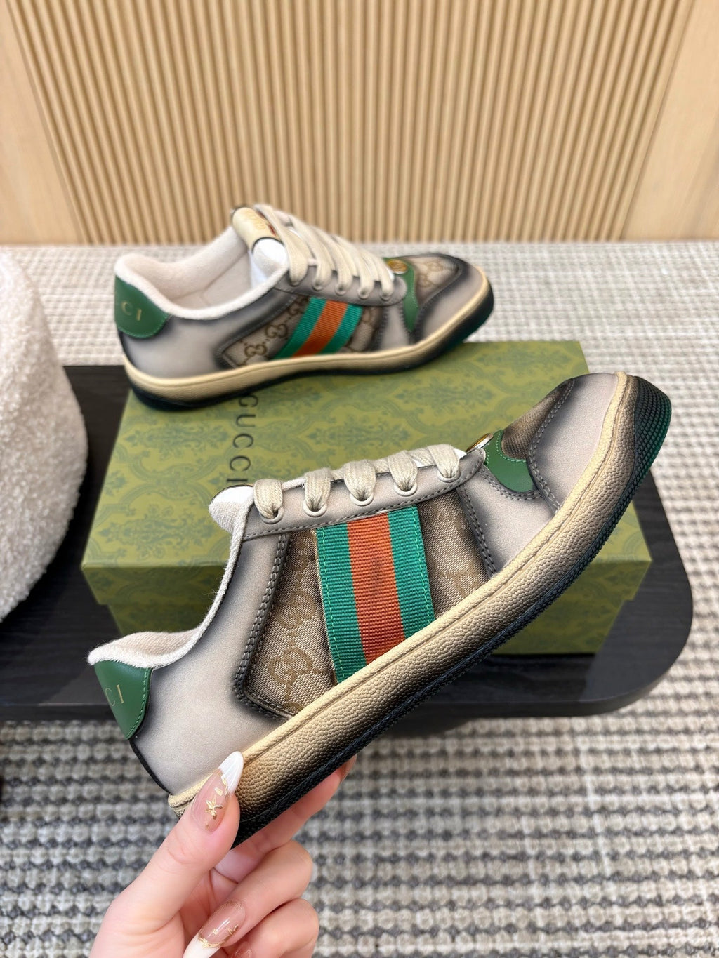 G-Sneakers