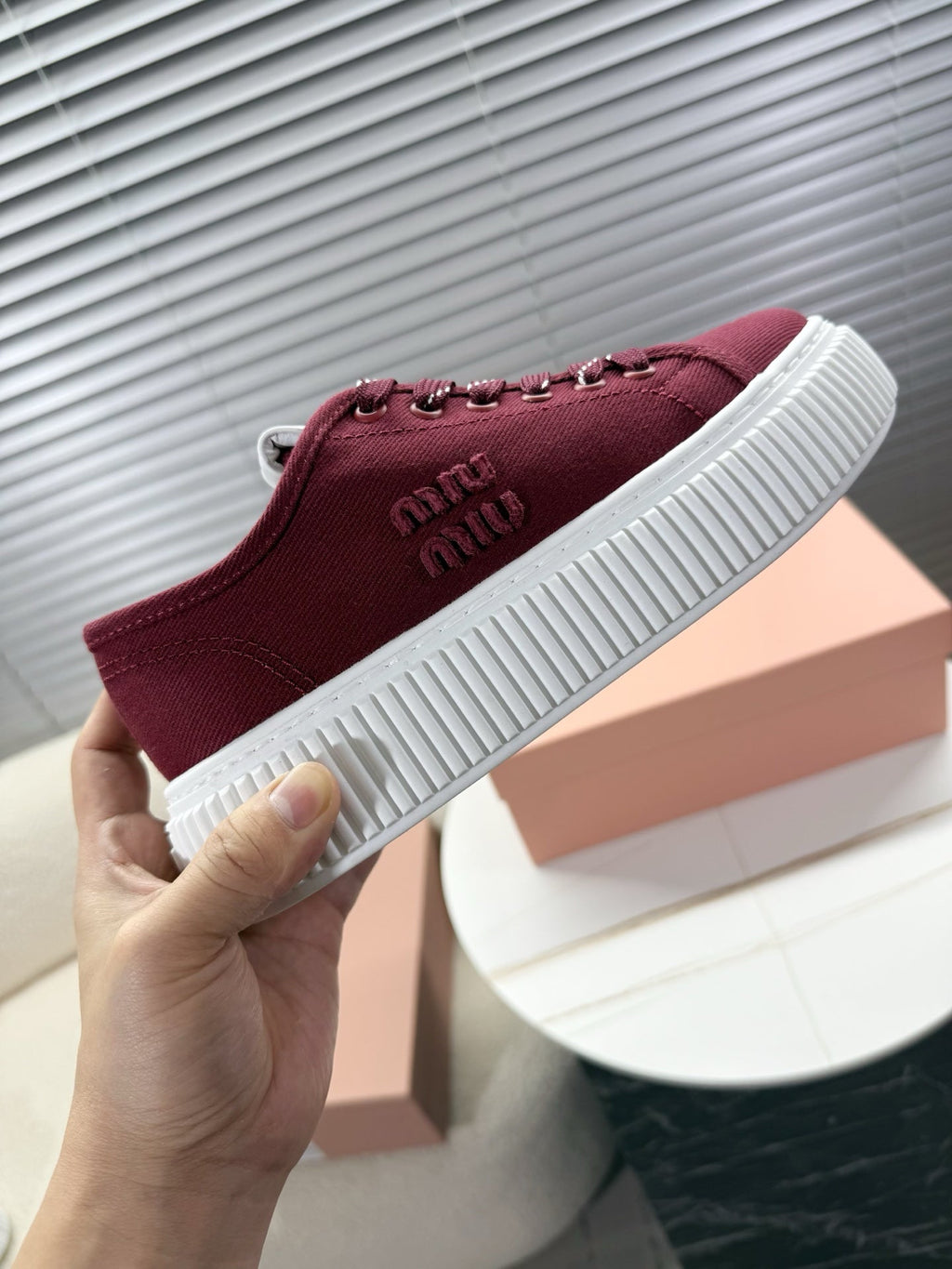 M-Sneakers