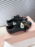 M-Sneakers