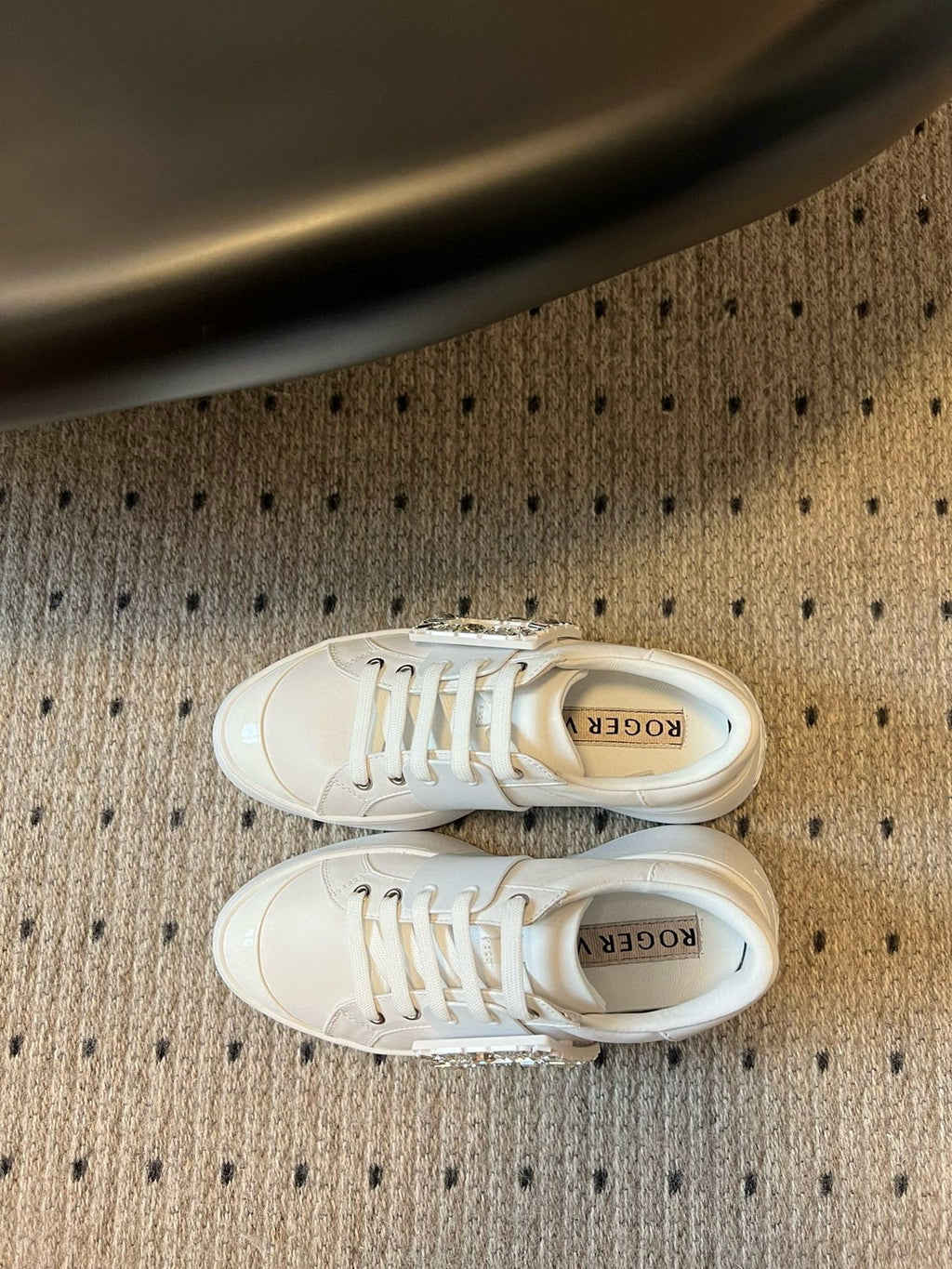 R-Sneakers