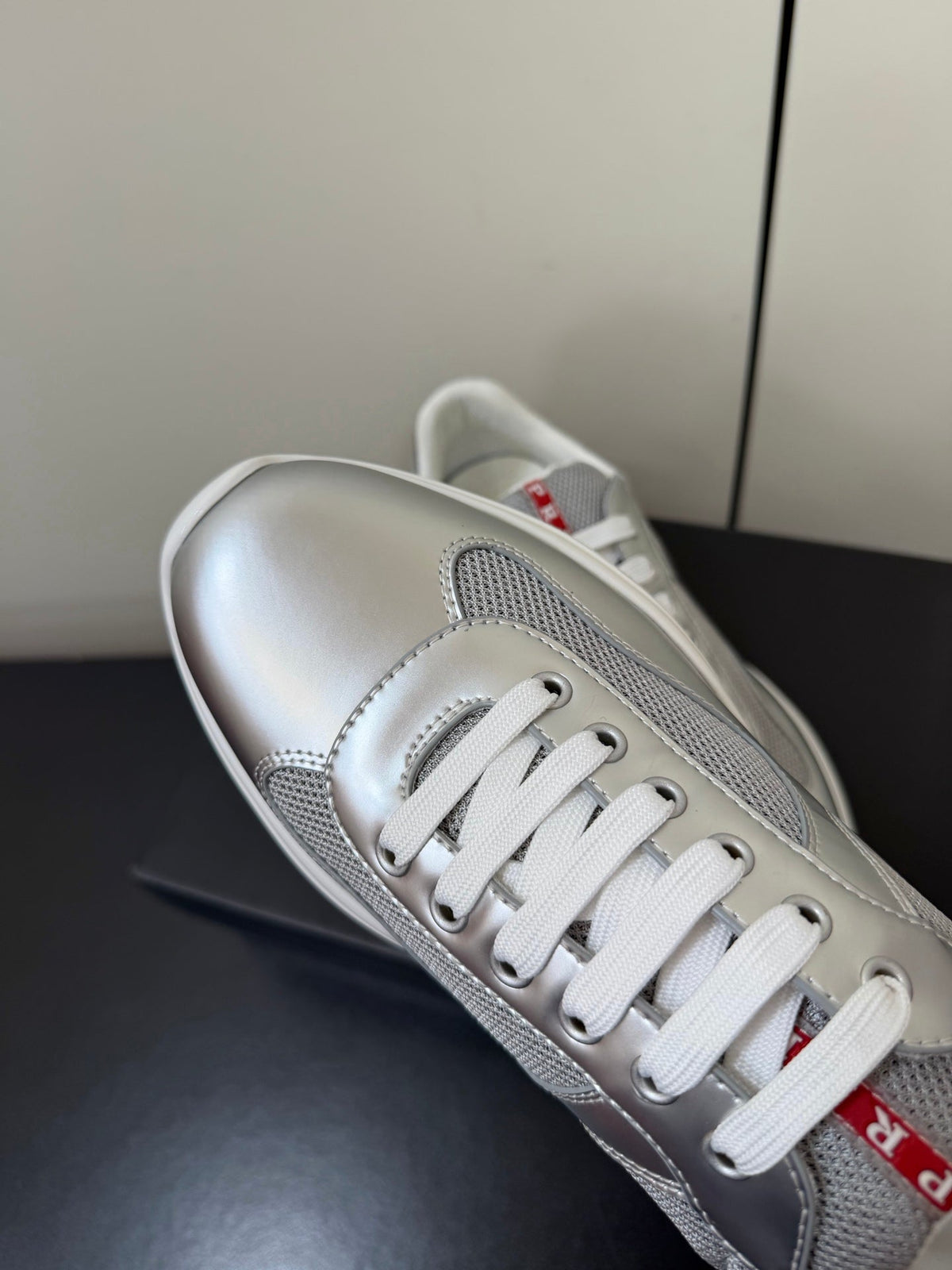 P-Sneakers