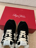 R-Sneakers
