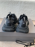 B-Sneakers