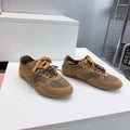 M-Sneakers