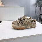 M-Sneakers