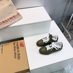 M-Sneakers
