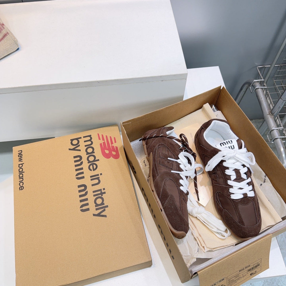 M-Sneakers