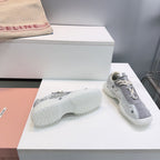 M-Sneakers