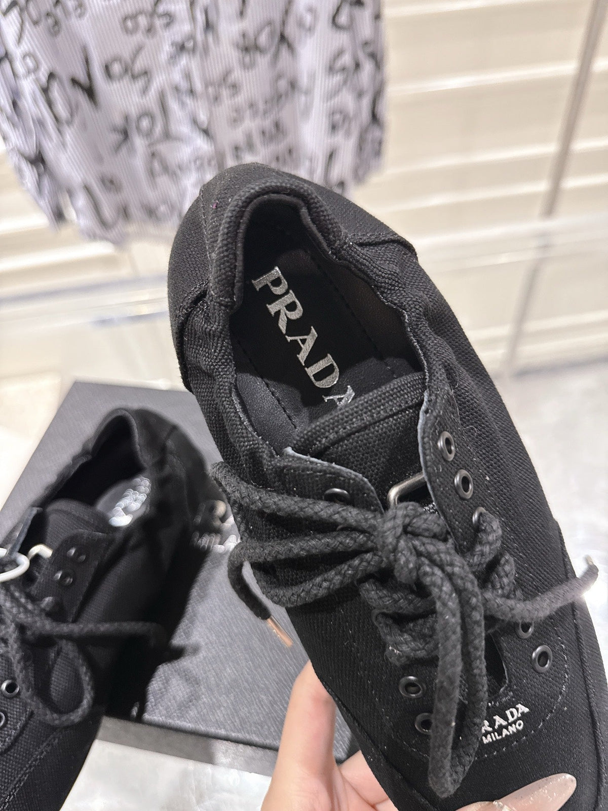 P-Sneakers