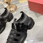R-Sneakers